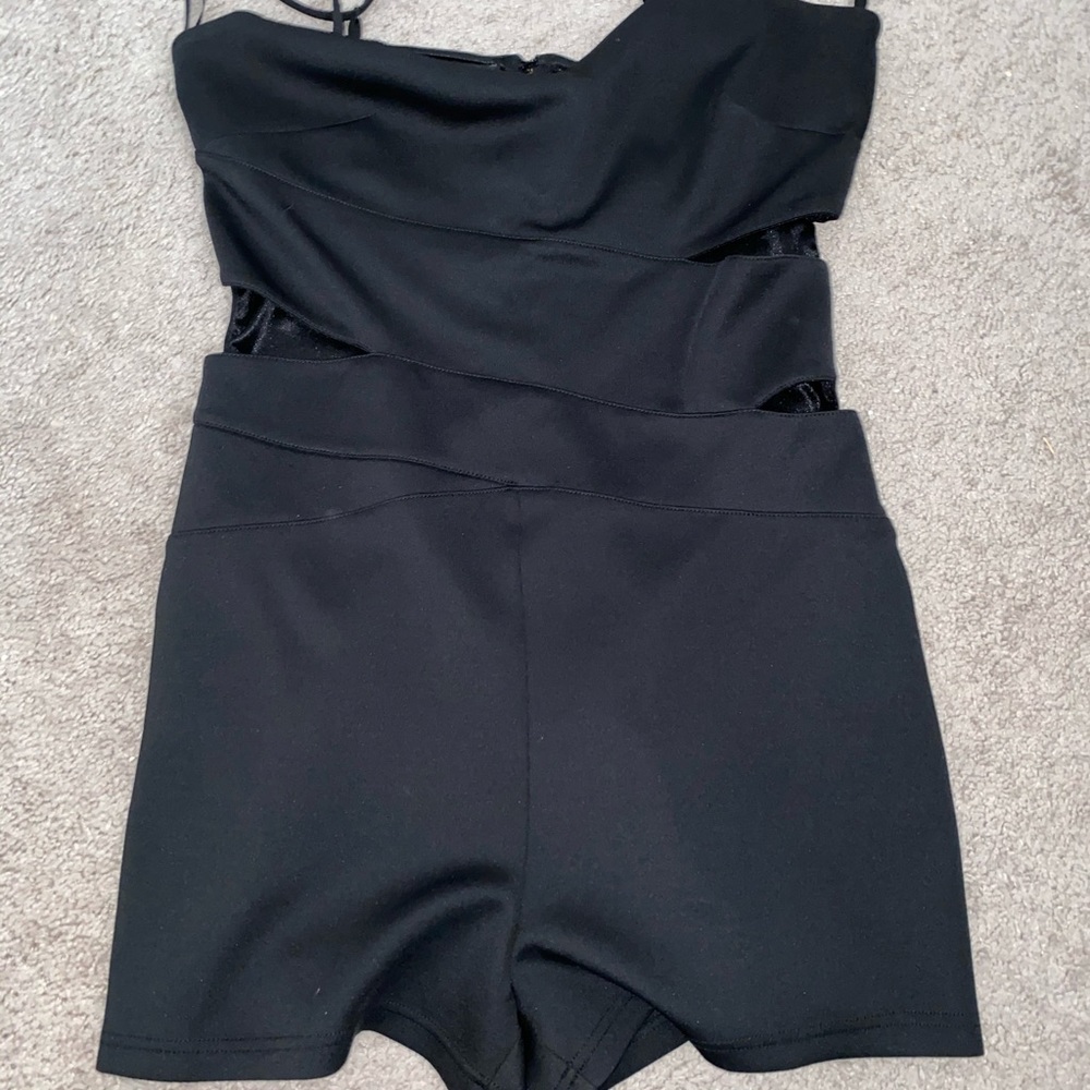 Dresses - Picture 13 of 15